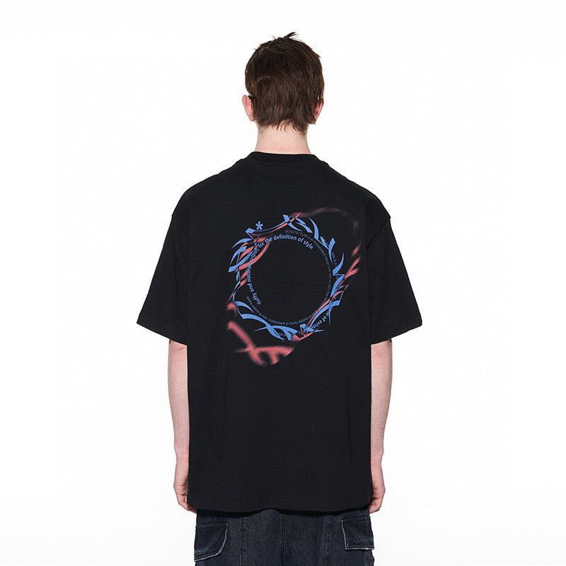 Light and Shadow Circular Letter T-Shirt